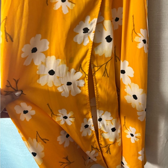Madewell Yellow Wrap Midi Dress with White Floral Print - Picture 5 of 9